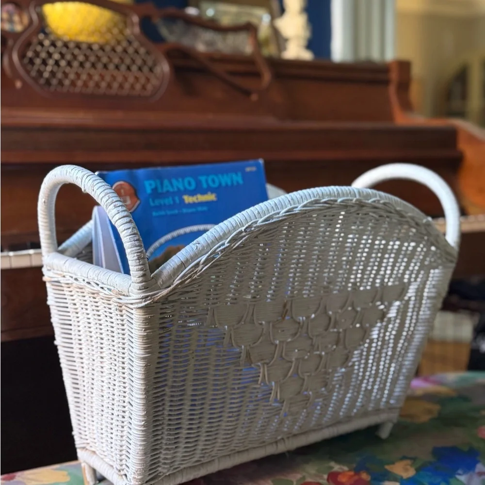 Cottagecore Vintage Wicker Magazine Rack